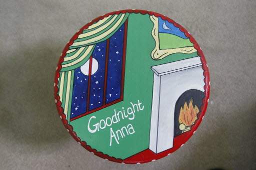 Goodnight-Moon-Room-Stool