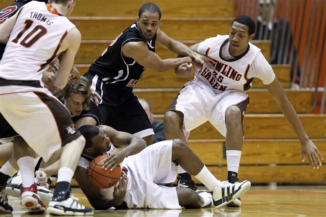 BGSY-NIU-Dee-Brown-Aksel-Bolin