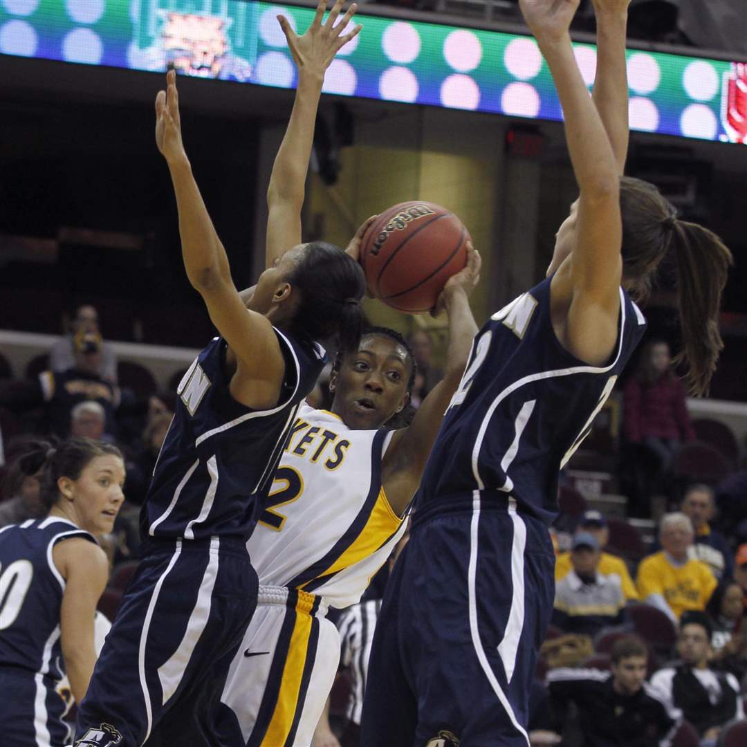 UT-Akron-Andola-Dortch-Natasha-Williams-Rachel-Tecca