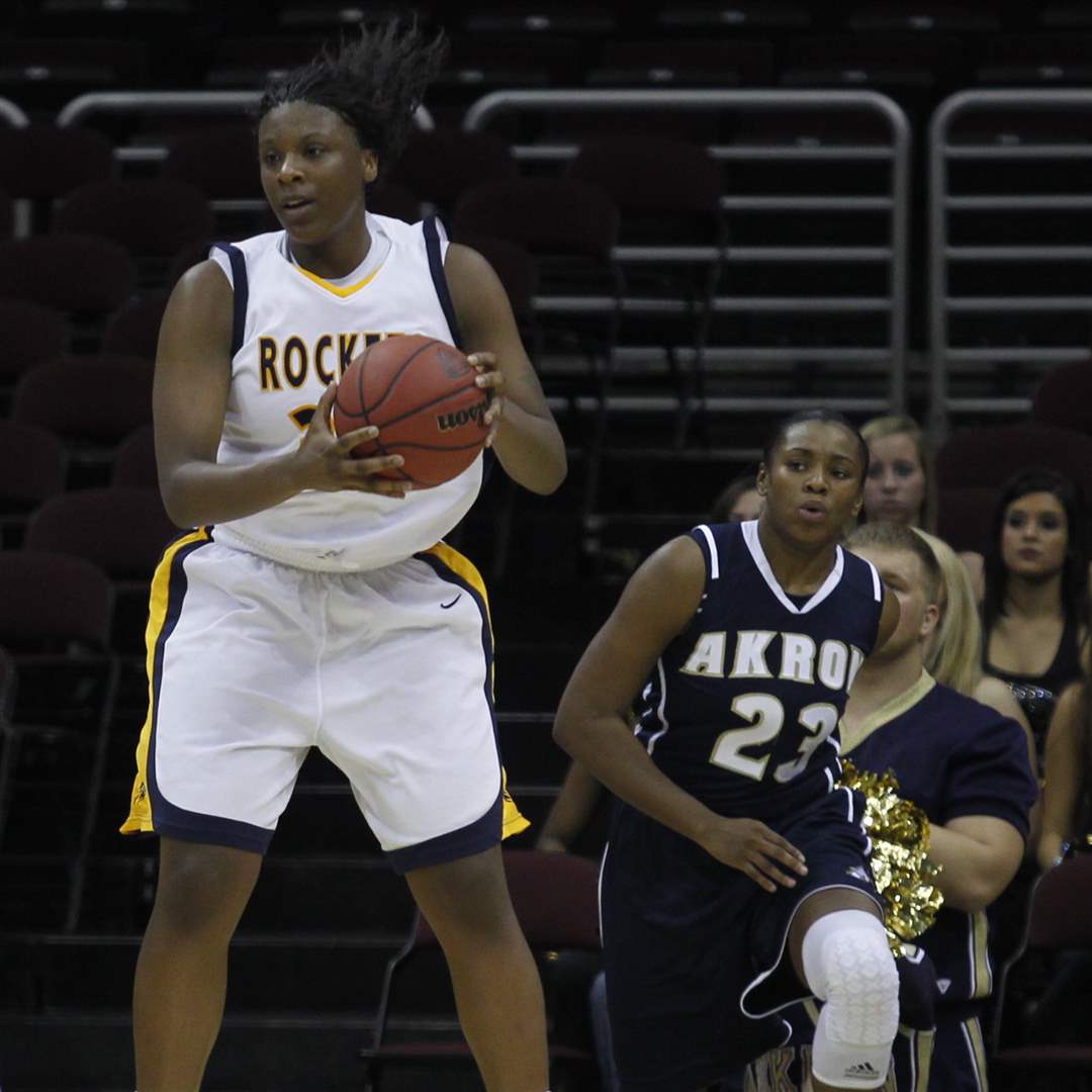 UT-Akron-Yolanda-Richardson-Jasmine-Mushington-23