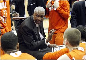 BGSU's Louis Orr talks to his team at the time out during the 2011 Mid-American Conference Men's Basketball Quarterfinals Thursday.