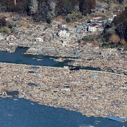 Japan-Aftermath-Ishinomaki-floating-houses