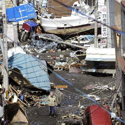 Japan-Aftermath-Miyako-man-in-street