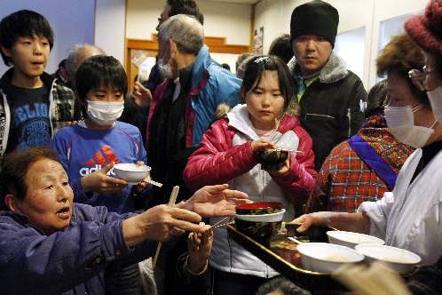 Japan-Aftermath-Namiemachi-Fukushima-hot-meal