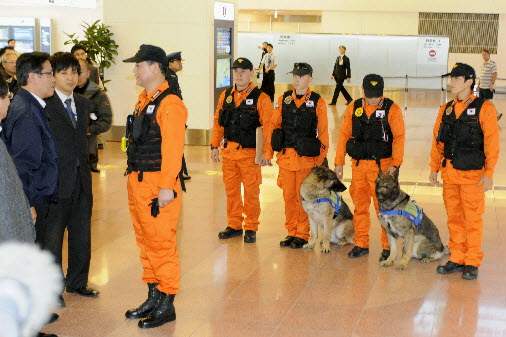 Japan-Aftermath-Chiaki-Takahashi-South-Korean-rescue-team