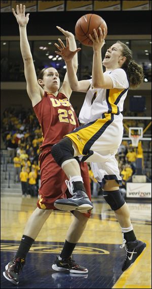 Naama Shafir scored 40 points against USC. She was allowed to play because basketball is recreation and does not violate Sabbath restrictions.