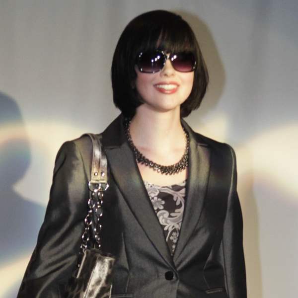 Garden-Club-Fashion-Patti-Boring-sateen-suit-Scintilla