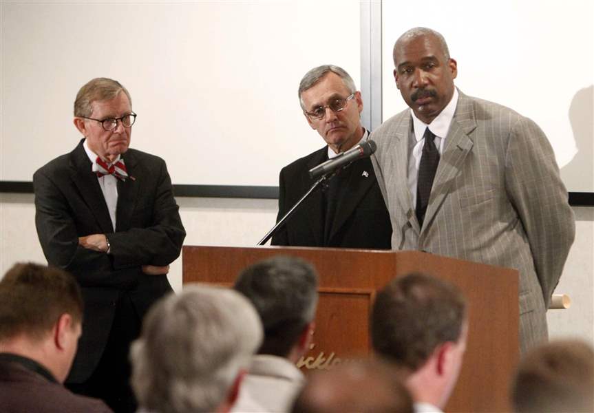 AD-Smith-says-Tressel-s-fine-won-t-cover-Ohio-State-s-costs