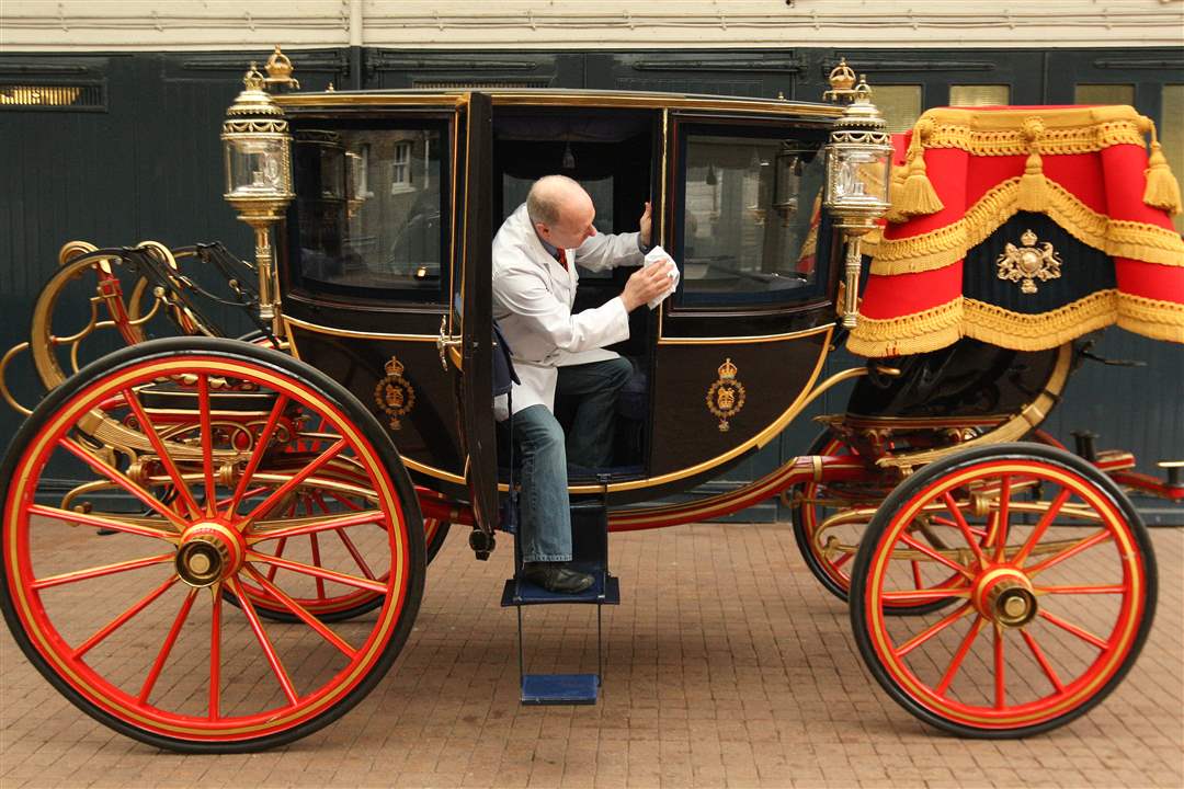 Glass-Coach-royal-wedding