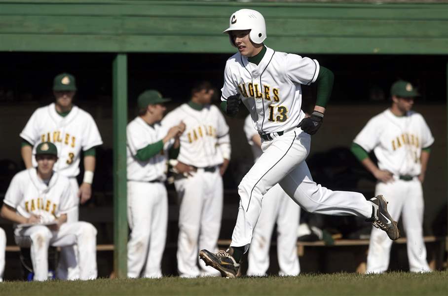 Eagles-8-run-inning-leads-to-win