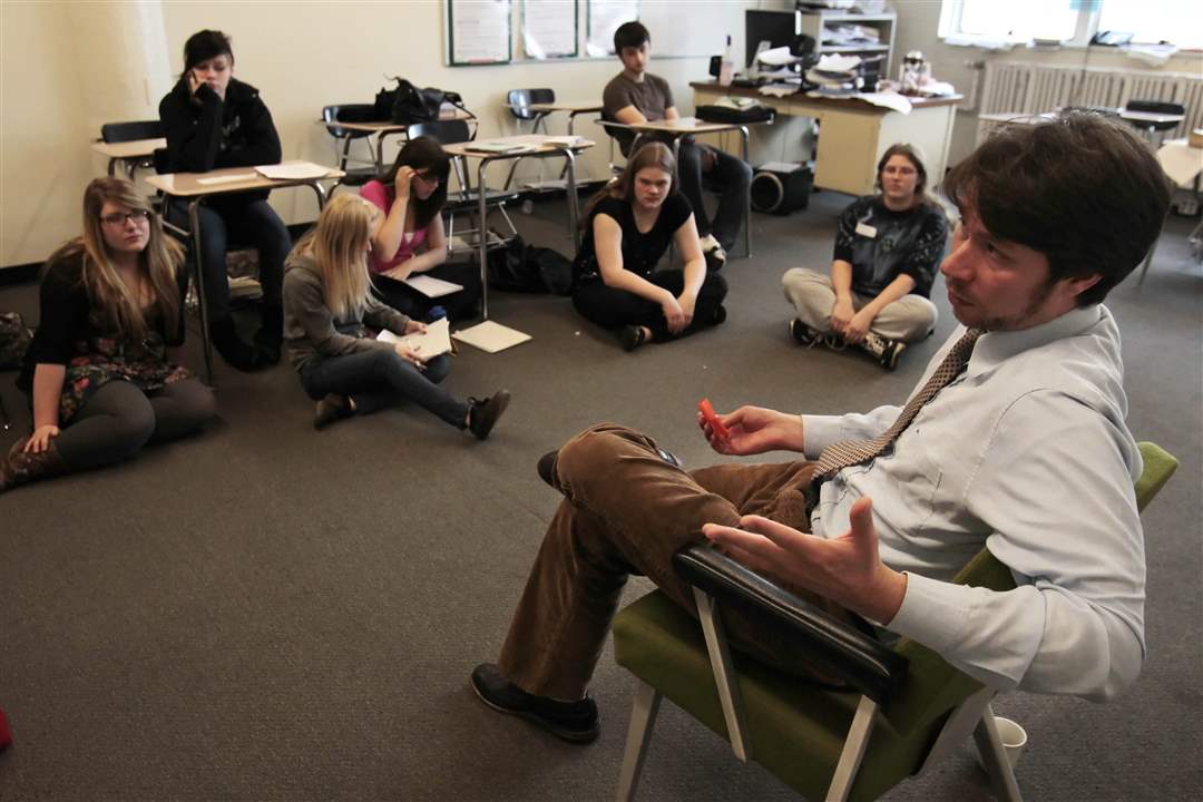 Toledo-School-Arts-Justin-Longacre-English-class