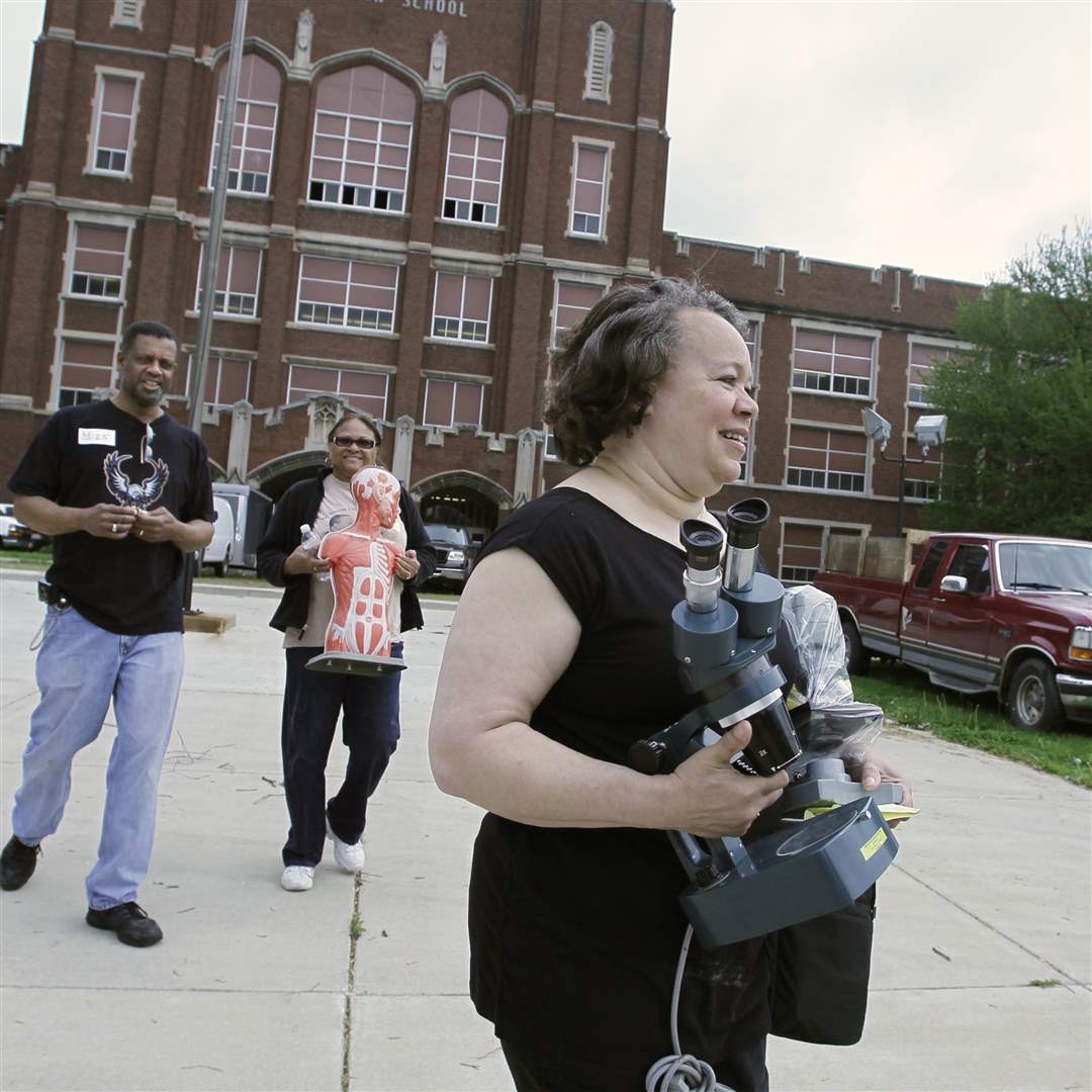 Libbey-High-auction-Greens-and