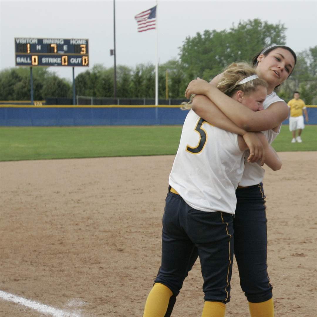 Notre-Dame-Central-Catholic-City-League-softball-4