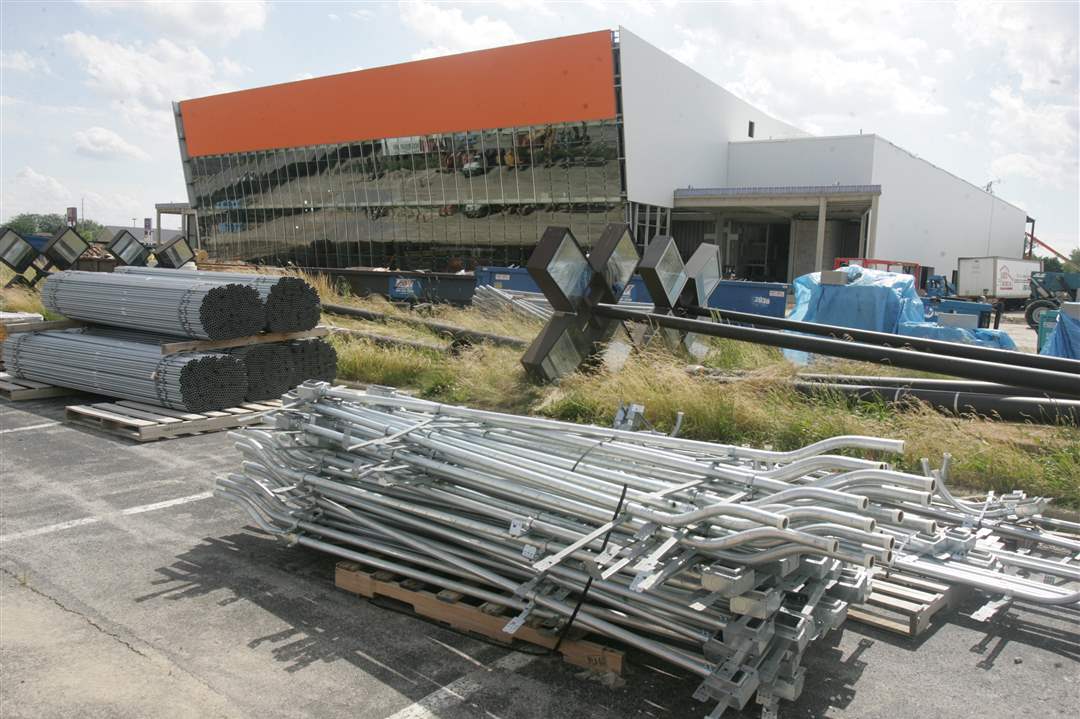 Stroh-Center-construction-front