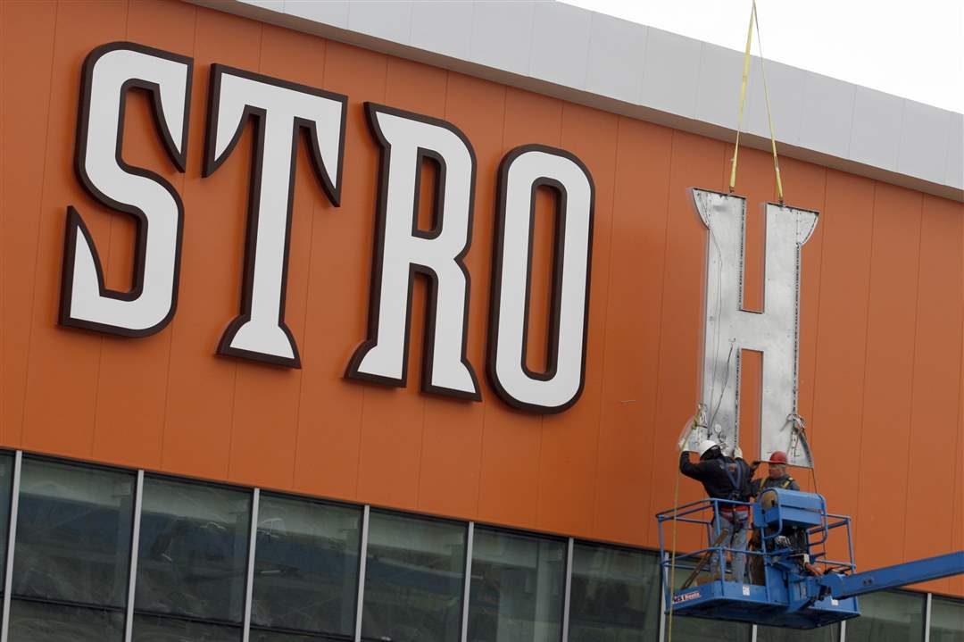 Stroh-Center-sign-H