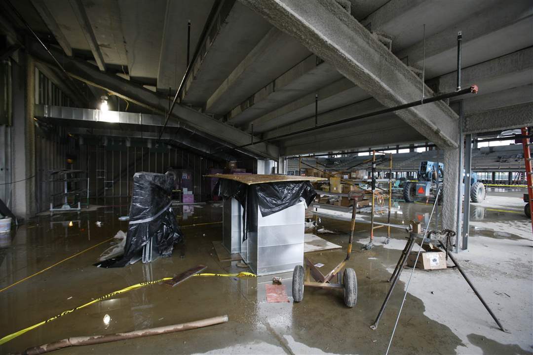 Stroh-Center-storage-construction