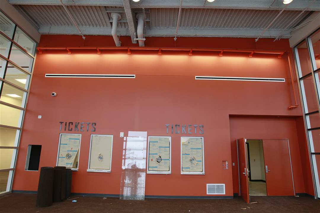 Stroh-Center-ticket-booths
