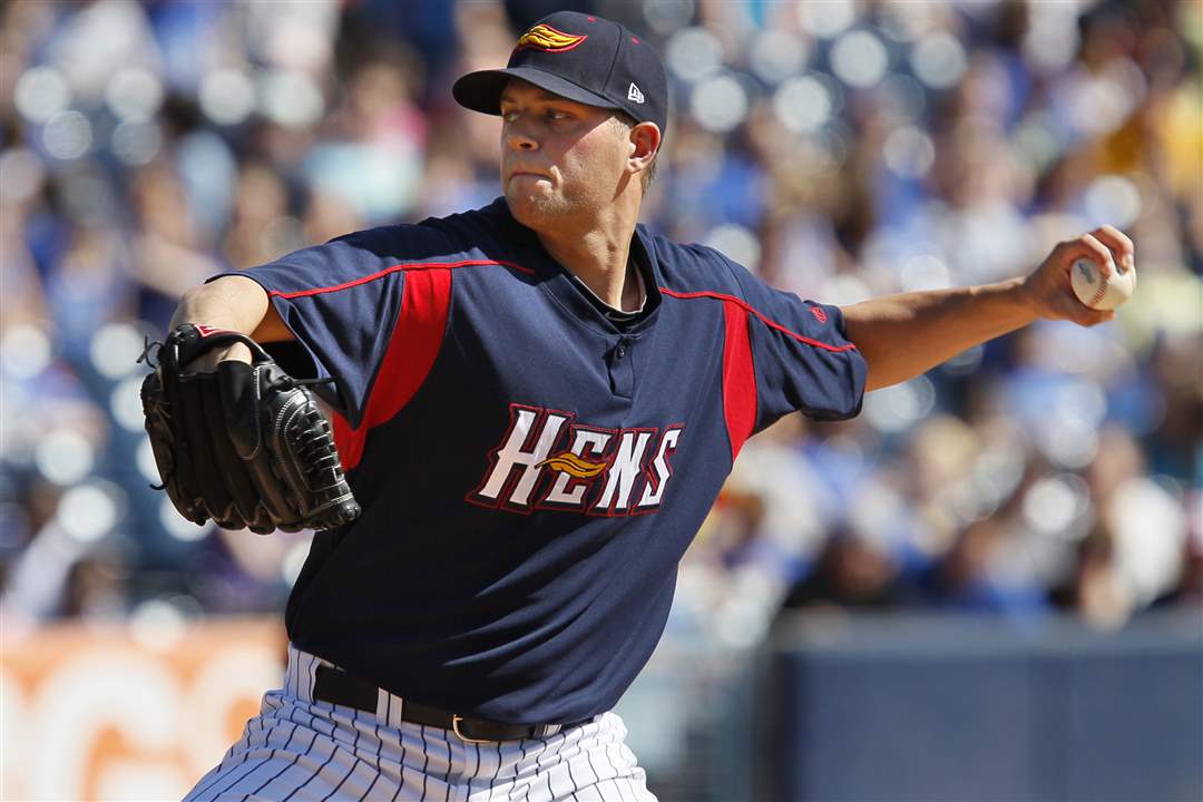 Hens-Sox-Andy-Oliver