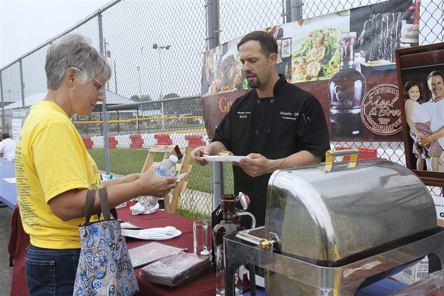 Mary-Rumschlag-Maumee-Scott-McDole-Granite-City-Food-and-Brewery-fight-childhood-cancer