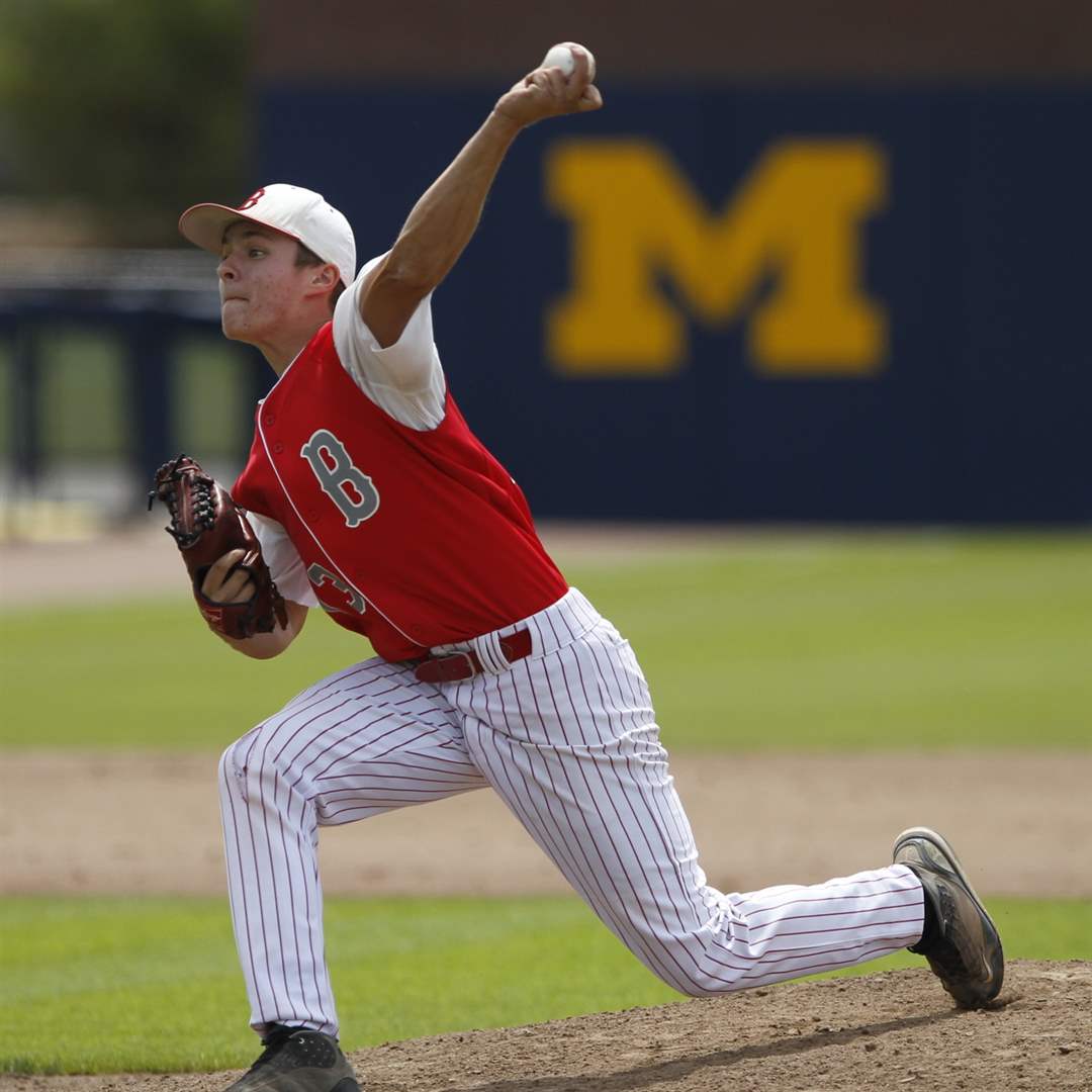 Bedford-Detroit-Western-Int-Trent-Szkutnik-UM