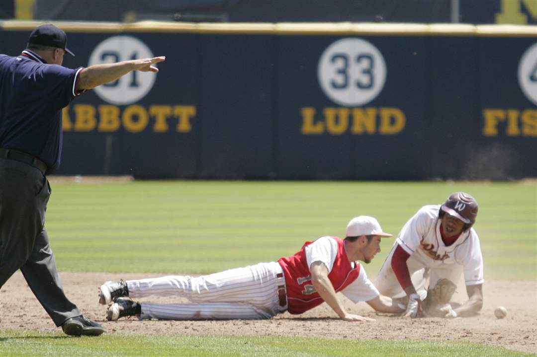 Bedford-Detroit-Western-Int-Zach-Mayo-Todd-Phelps