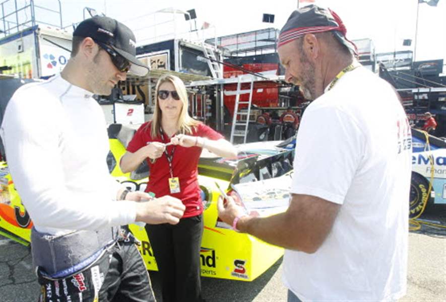 Kevin-Griebach-Jody-Jennings-Paul-Menard-autograph