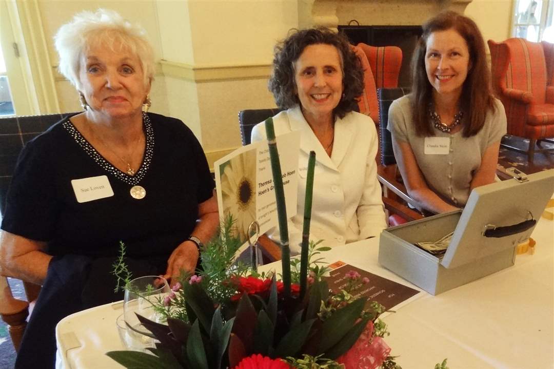 In-Another-Garden-Sue-Lovett-Bridget-Holt-Claudia-Stein