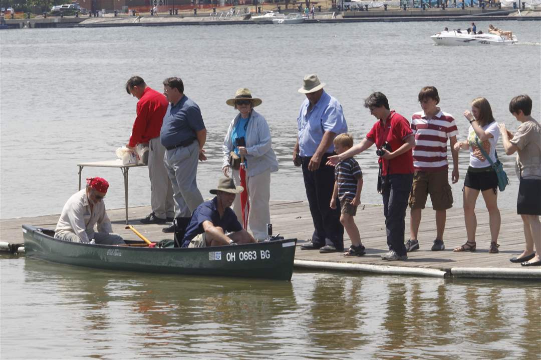 Friends-greet-Pollick-and-Horvat