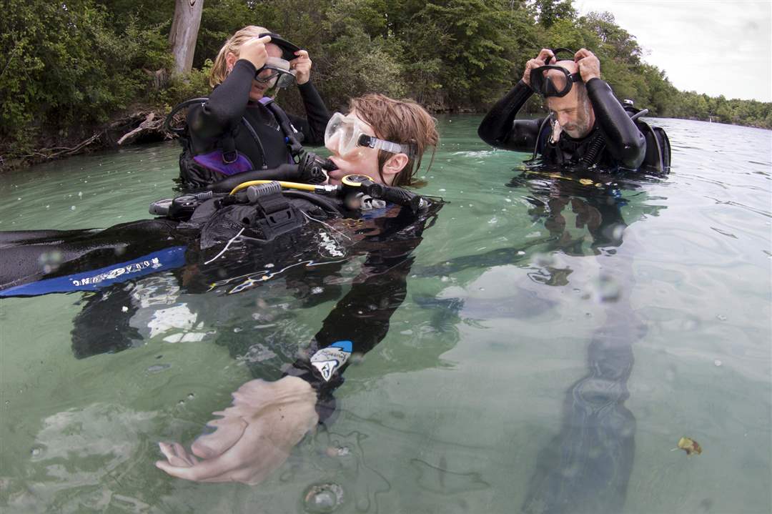 John-Harris-Ashley-Harris-and-Jeff-Davis-dive-prep