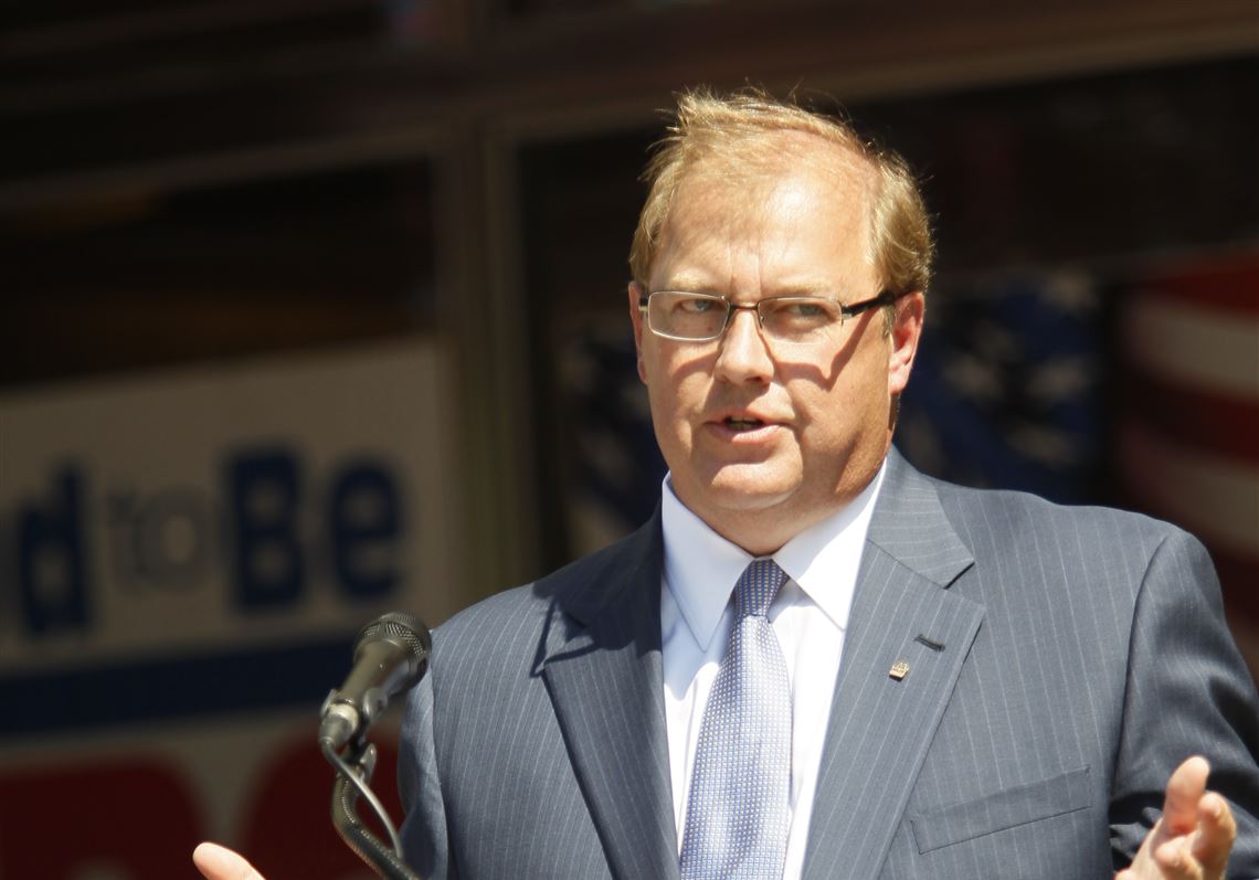 Gary Heminger, chief executive officer of Marathon Petroleum Corp., speaks outside the Findlay, Ohio, corporate headquarters in this June 2011 file photo.