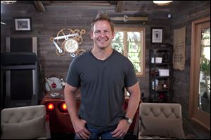 Jason Cameron will host 'Man Caves' and 'Desperate Landscapes' on the DIY network.