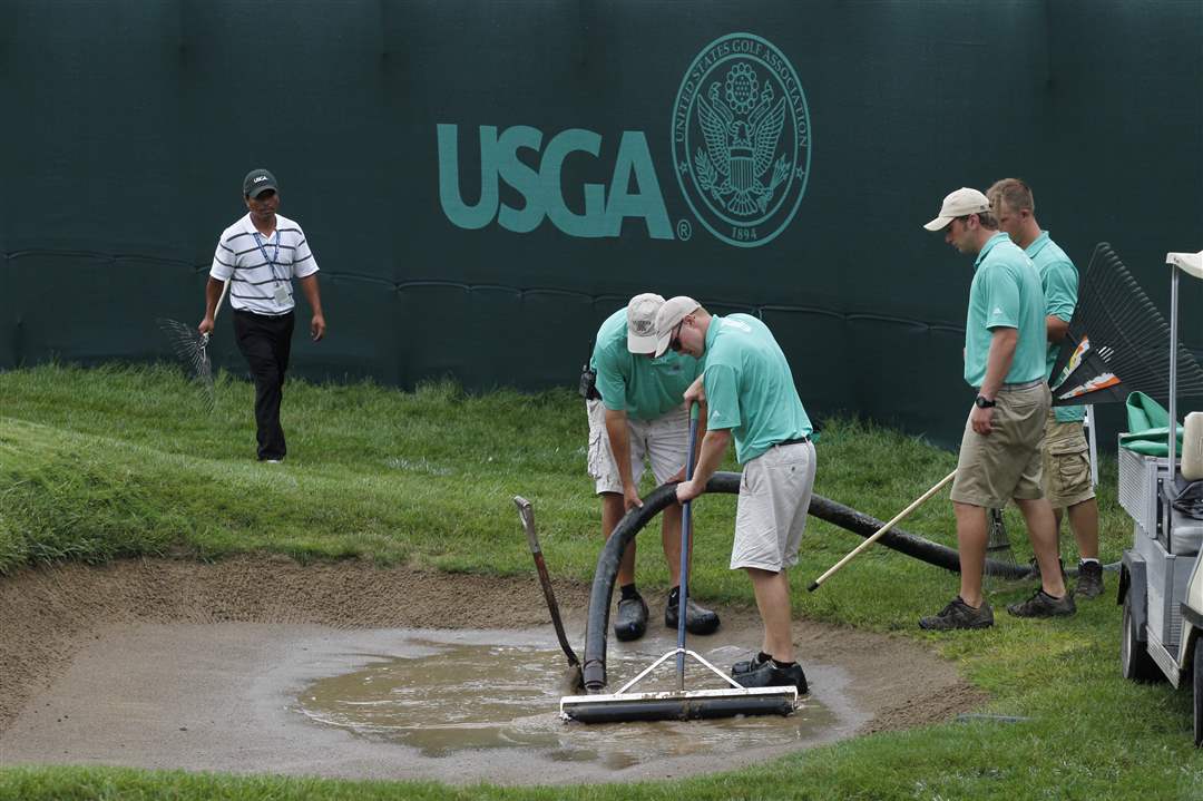 Senior-Open-ground-crew-suction-water