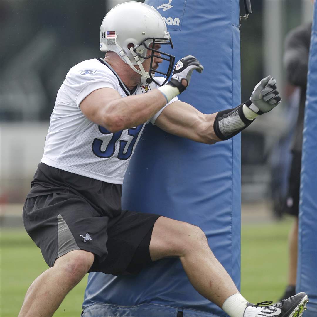 Detroit-Lions-Training-Camp-Kyle-Vanden-Bosch
