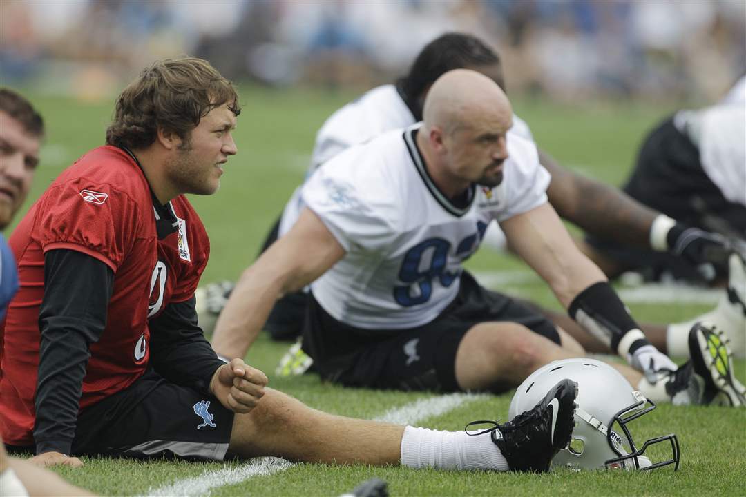 Detroit-Lions-Training-Camp-Matthew-Stafford-Kyle-Vanden-Bosch