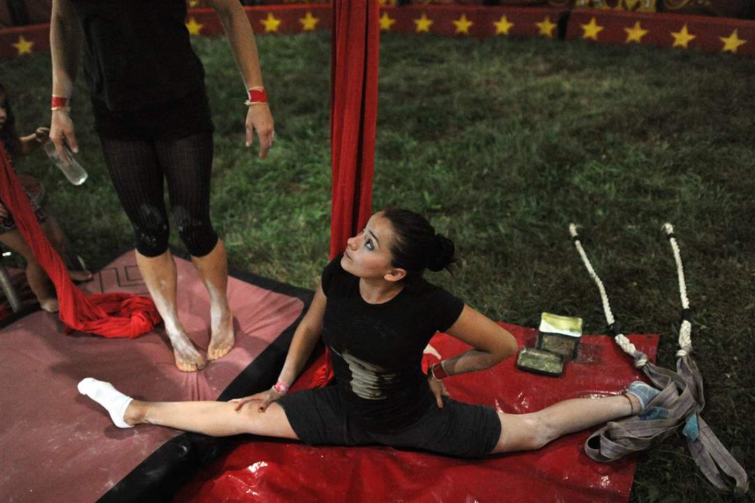 KM-Circus-Delena-Fusco-Sara-Green