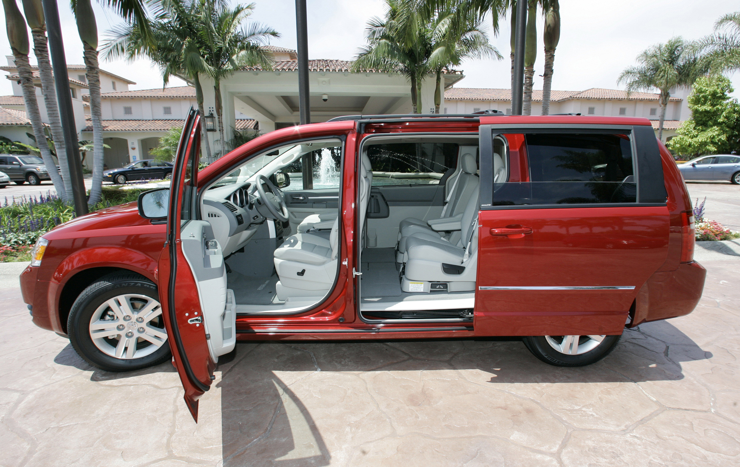 Chrysler recalling 367,000 minivans a second time over problem with air