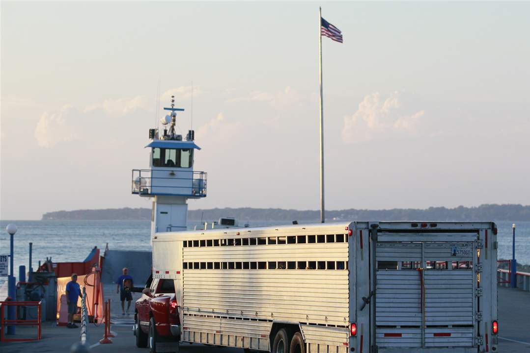 Trailers-board-the-ferry-for-Kelleys-Island