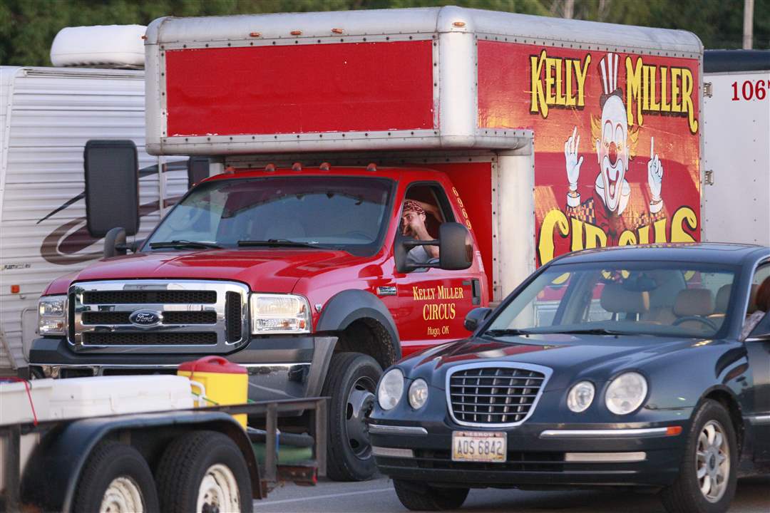 Trucks-wait-to-board-the-ferry