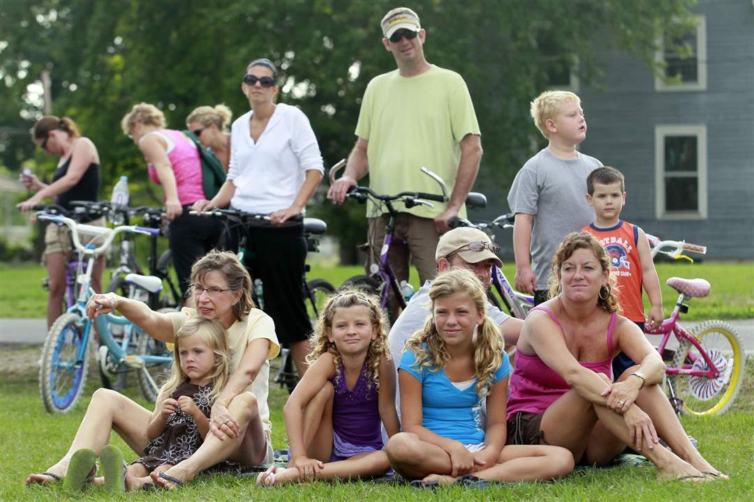 Watching-the-tent-go-up