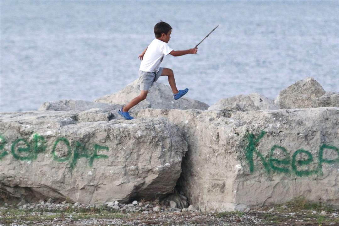 running-along-the-rocks