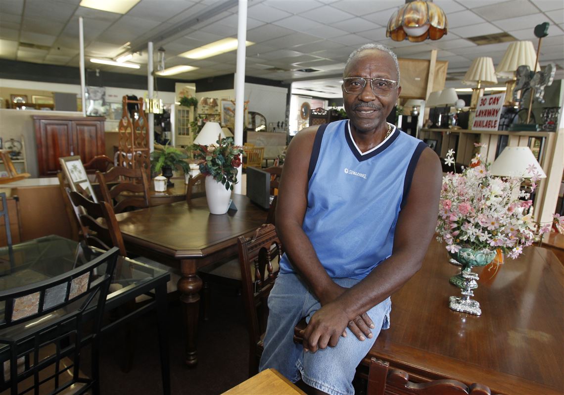 Treasure Hunters Shoppers Find Deals In Thrift Stores Toledo Blade