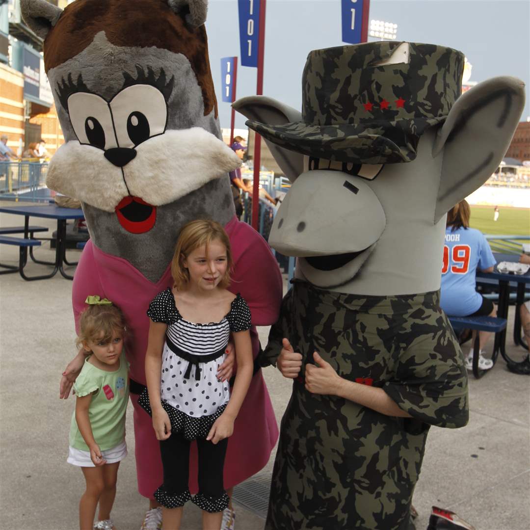 Mud-Hens-Chloe-Pierce-Alyssa-Rosenberg