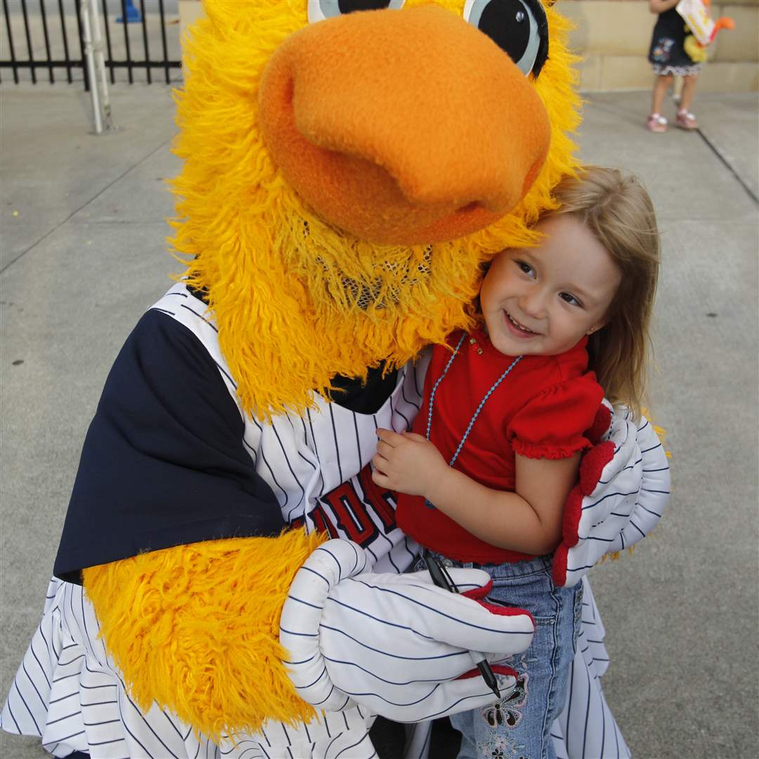 Mud-Hens-Olivia-Wireman-Muddona