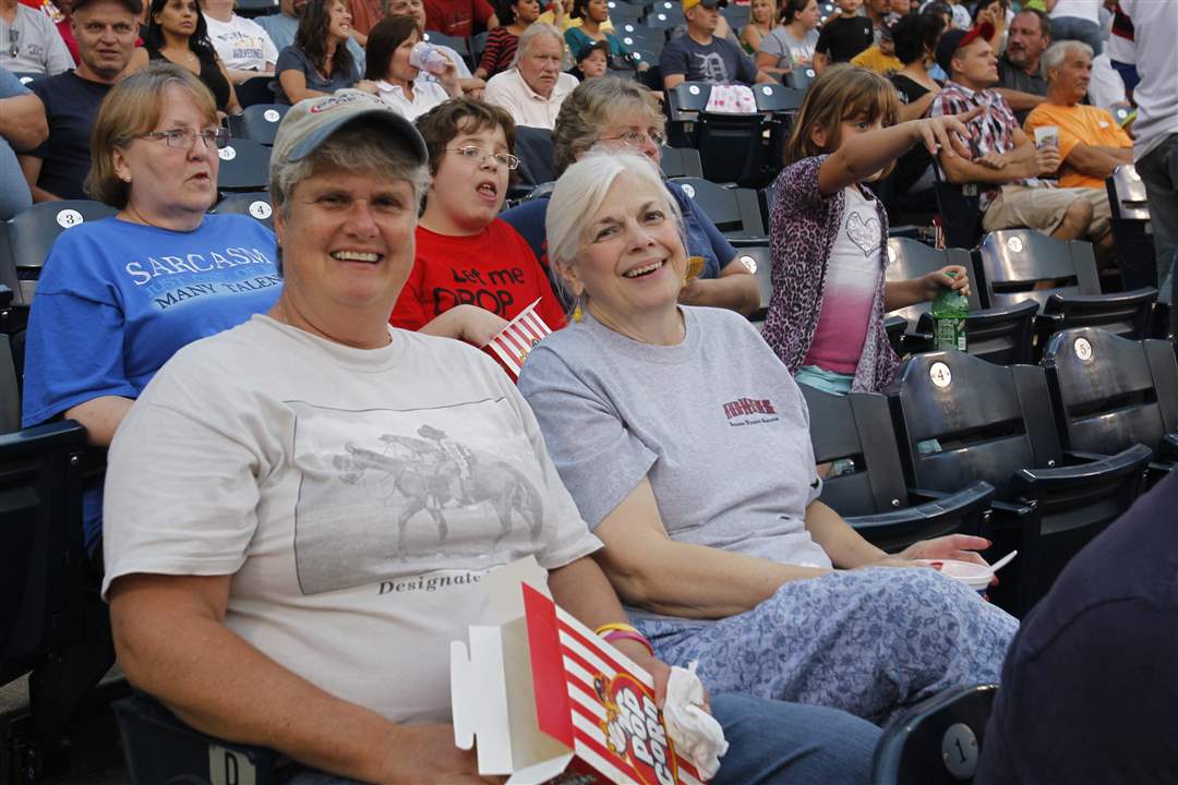 Mud-Hens-Laura-Osborne-Ellen-Critchley