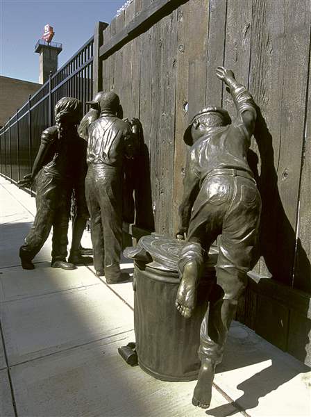 police-didn-t-report-missing-statue-08-16-2011