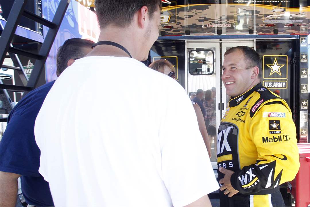 MIS-Ryan-Newman-fans