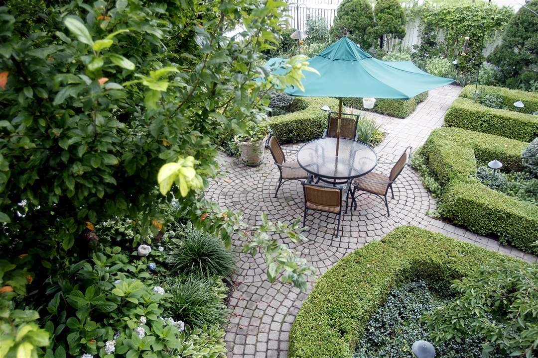 williamsburg-garden-my-space