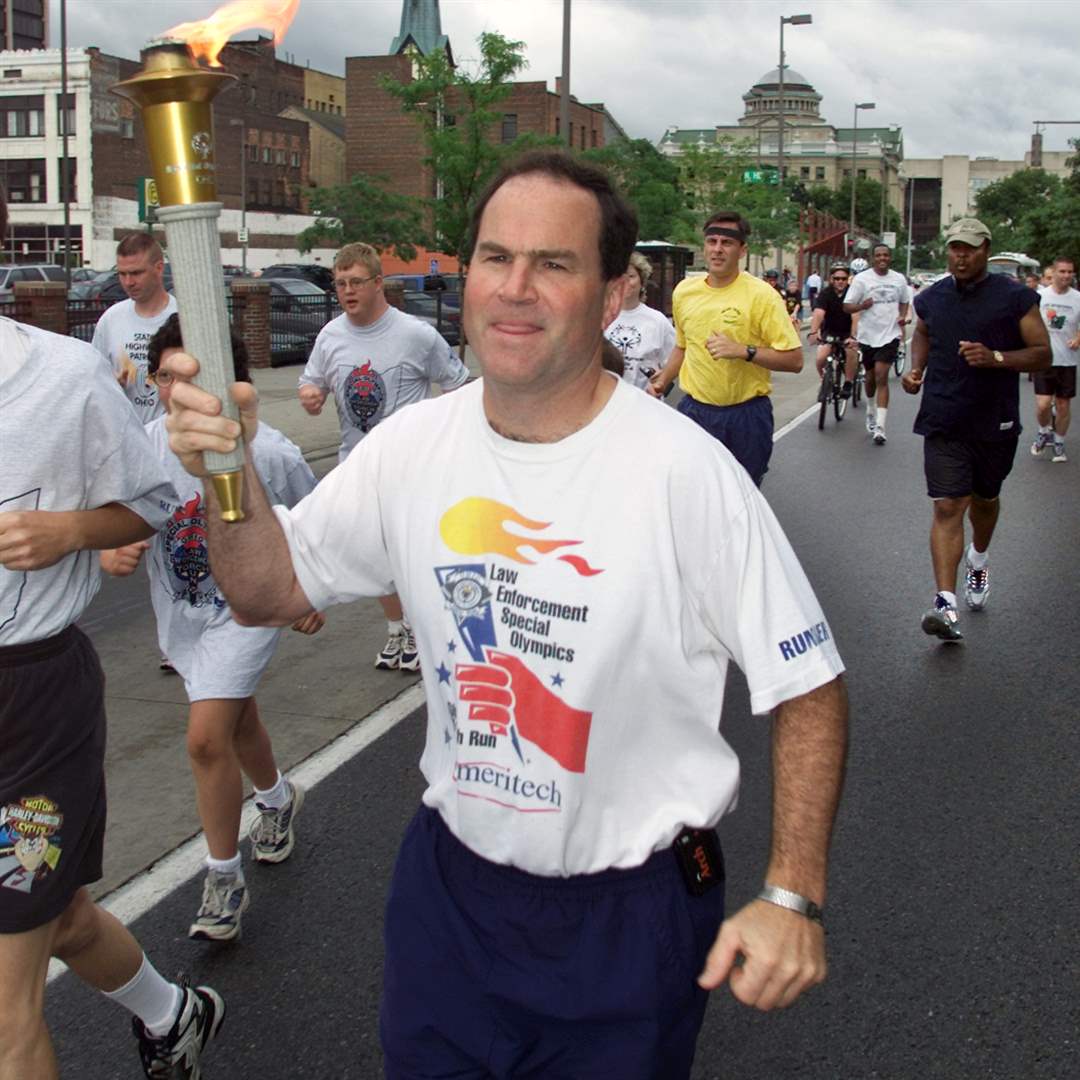 Chief-Navarre-Special-Olympics-torch-carry