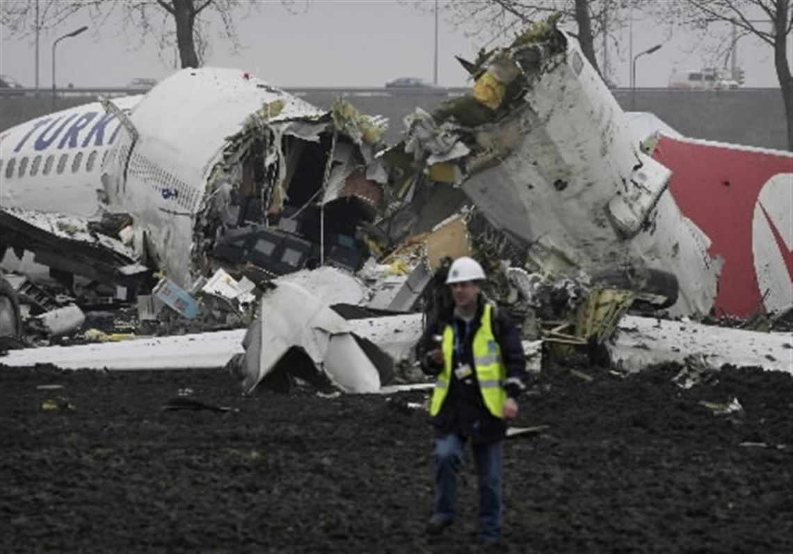Крушение дело. Боинг 737 Turkish Airlines катастрофа. Катастрофа Boeing 737 в Перми. Боинг 737 900er катастрофы. Катастрофа Boeing 737 в Амстердаме.