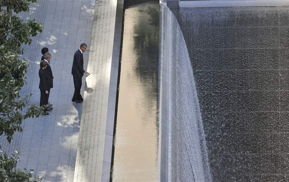 Presidents-Obama-Bush-at-9-11-memorial